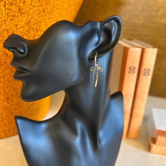 Gold Ribbon Earring- Bow modern dainty chic vintage bohemian - Picture 4 of 5